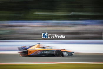 2023-06-24 - 58 RAST René (ger), Neom McLaren Formula E Team, Spark-Nissan, Nissan e-4ORCE 04, action during the 2023 Southwire Portland ePrix, 9th meeting of the 2022-23 ABB FIA Formula E World Championship, on the Portland International Raceway from June 22 to 24, 2023 in Portland, United States of America - AUTO - 2023 FORMULA E PORTLAND EPRIX - FORMULA E - MOTORS