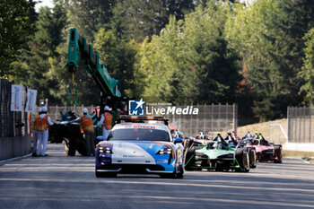 2023-06-25 - voiture de securite, safety car, during the 2023 Southwire Portland ePrix, 9th meeting of the 2022-23 ABB FIA Formula E World Championship, on the Portland International Raceway from June 22 to 24, 2023 in Portland, United States of America - AUTO - 2023 FORMULA E PORTLAND EPRIX - FORMULA E - MOTORS