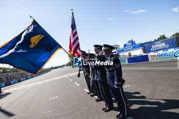 2023-06-25 - drapeaux, flag during US National Anthem , grille de depart, starting grid during the 2023 Southwire Portland ePrix, 9th meeting of the 2022-23 ABB FIA Formula E World Championship, on the Portland International Raceway from June 22 to 24, 2023 in Portland, United States of America - AUTO - 2023 FORMULA E PORTLAND EPRIX - FORMULA E - MOTORS