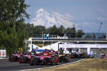 2023-06-25 - Start of the race, 27 DENNIS Jake (gbr), Avalanche Andretti Formula E, Spark-Porsche, Porsche 99X Electric, action during the 2023 Southwire Portland ePrix, 9th meeting of the 2022-23 ABB FIA Formula E World Championship, on the Portland International Raceway from June 22 to 24, 2023 in Portland, United States of America - AUTO - 2023 FORMULA E PORTLAND EPRIX - FORMULA E - MOTORS