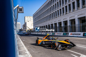 2023-07-15 - 05 HUGHES Jake (gbr), Neom McLaren Formula E Team, Spark-Nissan, Nissan e-4ORCE 04, action during the 2023 Hankook Rome ePrix, 10th meeting of the 2022-23 ABB FIA Formula E World Championship, on the Circuit Cittadino dell’EUR from July 14 to 16, 2023 in Rome, Italy - AUTO - 2023 FORMULA E ROME EPRIX - FORMULA E - MOTORS