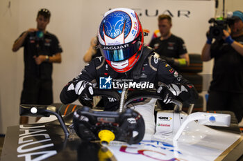 2023-07-15 - EVANS Mitch (nzl), Jaguar TCS Racing, Spark-Jaguar, Jaguar I - Time 6, portrait during the 2023 Hankook Rome ePrix, 10th meeting of the 2022-23 ABB FIA Formula E World Championship, on the Circuit Cittadino dell’EUR from July 14 to 16, 2023 in Rome, Italy - AUTO - 2023 FORMULA E ROME EPRIX - FORMULA E - MOTORS