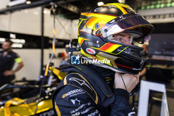 2023-07-15 - VANDOORNE Stoffel (bel), DS Penske Formula E Team, Spark-DS, DS E-Tense FE23, portrait during the 2023 Hankook Rome ePrix, 10th meeting of the 2022-23 ABB FIA Formula E World Championship, on the Circuit Cittadino dell’EUR from July 14 to 16, 2023 in Rome, Italy - AUTO - 2023 FORMULA E ROME EPRIX - FORMULA E - MOTORS