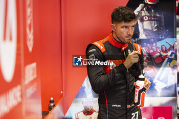 2023-07-15 - DENNIS Jake (gbr), Avalanche Andretti Formula E, Spark-Porsche, Porsche 99X Electric, portrait during the 2023 Hankook Rome ePrix, 10th meeting of the 2022-23 ABB FIA Formula E World Championship, on the Circuit Cittadino dell’EUR from July 14 to 16, 2023 in Rome, Italy - AUTO - 2023 FORMULA E ROME EPRIX - FORMULA E - MOTORS