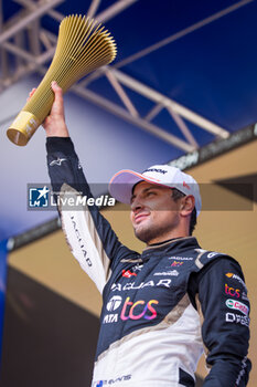 2023-07-15 - EVANS Mitch (nzl), Jaguar TCS Racing, Spark-Jaguar, Jaguar I - Time 6, portrait during the 2023 Hankook Rome ePrix, 10th meeting of the 2022-23 ABB FIA Formula E World Championship, on the Circuit Cittadino dell’EUR from July 14 to 16, 2023 in Rome, Italy - AUTO - 2023 FORMULA E ROME EPRIX - FORMULA E - MOTORS