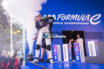 2023-07-15 - EVANS Mitch (nzl), Jaguar TCS Racing, Spark-Jaguar, Jaguar I - Time 6, portrait during the 2023 Hankook Rome ePrix, 10th meeting of the 2022-23 ABB FIA Formula E World Championship, on the Circuit Cittadino dell’EUR from July 14 to 16, 2023 in Rome, Italy - AUTO - 2023 FORMULA E ROME EPRIX - FORMULA E - MOTORS