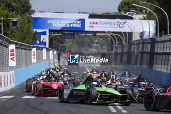 2023-07-15 - Start of the race, 37 CASSIDY Nick (nzl), Envision Racing, Spark-Jaguar, Jaguar I - Time 6, action during the 2023 Hankook Rome ePrix, 10th meeting of the 2022-23 ABB FIA Formula E World Championship, on the Circuit Cittadino dell’EUR from July 14 to 16, 2023 in Rome, Italy - AUTO - 2023 FORMULA E ROME EPRIX - FORMULA E - MOTORS