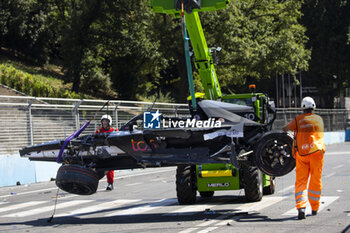 2023-07-15 - Crash, red flag, 10 BIRD Sam (gbr), Jaguar TCS Racing, Spark-Jaguar, Jaguar I - Time 6, action during the 2023 Hankook Rome ePrix, 10th meeting of the 2022-23 ABB FIA Formula E World Championship, on the Circuit Cittadino dell’EUR from July 14 to 16, 2023 in Rome, Italy - AUTO - 2023 FORMULA E ROME EPRIX - FORMULA E - MOTORS