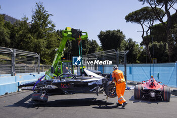 2023-07-15 - Crash, red flag, 10 BIRD Sam (gbr), Jaguar TCS Racing, Spark-Jaguar, Jaguar I - Time 6, action during the 2023 Hankook Rome ePrix, 10th meeting of the 2022-23 ABB FIA Formula E World Championship, on the Circuit Cittadino dell’EUR from July 14 to 16, 2023 in Rome, Italy - AUTO - 2023 FORMULA E ROME EPRIX - FORMULA E - MOTORS