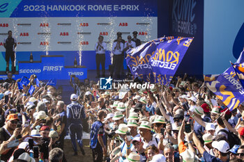 2023-07-15 - Podium ceremony, GUNTHER Maximilian (ger), Maserati MSG Racing, Spark-Venturi, portrait during the 2023 Hankook Rome ePrix, 10th meeting of the 2022-23 ABB FIA Formula E World Championship, on the Circuit Cittadino dell’EUR from July 14 to 16, 2023 in Rome, Italy - AUTO - 2023 FORMULA E ROME EPRIX - FORMULA E - MOTORS