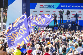 2023-07-15 - Podium ceremony, CASSIDY Nick (nzl), Envision Racing, Spark-Jaguar, Jaguar I - Time 6, EVANS Mitch (nzl), Jaguar TCS Racing, Spark-Jaguar, Jaguar I - Time 6, GUNTHER Maximilian (ger), Maserati MSG Racing, Spark-Venturi, portrait during the 2023 Hankook Rome ePrix, 10th meeting of the 2022-23 ABB FIA Formula E World Championship, on the Circuit Cittadino dell’EUR from July 14 to 16, 2023 in Rome, Italy - AUTO - 2023 FORMULA E ROME EPRIX - FORMULA E - MOTORS