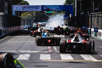 2023-07-15 - depart, start during the 2023 Hankook Rome ePrix, 10th meeting of the 2022-23 ABB FIA Formula E World Championship, on the Circuit Cittadino dell’EUR from July 14 to 16, 2023 in Rome, Italy - AUTO - 2023 FORMULA E ROME EPRIX - FORMULA E - MOTORS