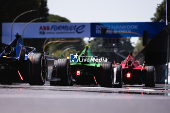 2023-07-15 - 37 CASSIDY Nick (nzl), Envision Racing, Spark-Jaguar, Jaguar I - Time 6, action 07 GUNTHER Maximilian (ger), Maserati MSG Racing, Spark-Venturi, action during the 2023 Hankook Rome ePrix, 10th meeting of the 2022-23 ABB FIA Formula E World Championship, on the Circuit Cittadino dell’EUR from July 14 to 16, 2023 in Rome, Italy - AUTO - 2023 FORMULA E ROME EPRIX - FORMULA E - MOTORS