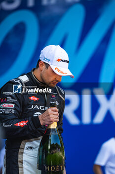 2023-07-15 - EVANS Mitch (nzl), Jaguar TCS Racing, Spark-Jaguar, Jaguar I - Time 6, portrait at the podium during the 2023 Hankook Rome ePrix, 10th meeting of the 2022-23 ABB FIA Formula E World Championship, on the Circuit Cittadino dell’EUR from July 14 to 16, 2023 in Rome, Italy - AUTO - 2023 FORMULA E ROME EPRIX - FORMULA E - MOTORS