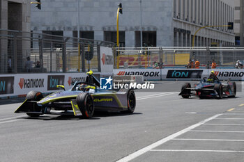 2023-07-15 - Robert Frijns and Sette Camara, uring the Race 1, first day of competition of the FE Grand Prix of Rome 2023, Rome, Italy, 15/07/2023 - FE GRAND PRIX ROME 2023 - FIRST DAY - ROME, ITALY, 15/07/2023 - FORMULA E - MOTORS