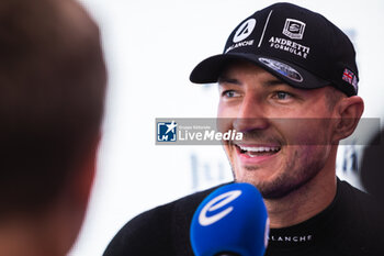 2023-07-16 - Pole position of DENNIS Jake (gbr), Avalanche Andretti Formula E, Spark-Porsche, Porsche 99X Electric, portrait during the 2023 Hankook Rome ePrix, 10th meeting of the 2022-23 ABB FIA Formula E World Championship, on the Circuit Cittadino dell’EUR from July 14 to 16, 2023 in Rome, Italy - AUTO - 2023 FORMULA E ROME EPRIX - FORMULA E - MOTORS