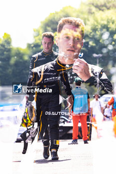 2023-07-16 - VANDOORNE Stoffel (bel), DS Penske Formula E Team, Spark-DS, DS E-Tense FE23, portrait pitlane during the 2023 Hankook Rome ePrix, 10th meeting of the 2022-23 ABB FIA Formula E World Championship, on the Circuit Cittadino dell’EUR from July 14 to 16, 2023 in Rome, Italy - AUTO - 2023 FORMULA E ROME EPRIX - FORMULA E - MOTORS