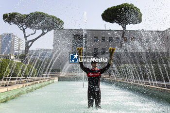 2023-07-16 - DENNIS Jake (gbr), Avalanche Andretti Formula E, Spark-Porsche, Porsche 99X Electric, portrait celebrating his win during the 2023 Hankook Rome ePrix, 10th meeting of the 2022-23 ABB FIA Formula E World Championship, on the Circuit Cittadino dell’EUR from July 14 to 16, 2023 in Rome, Italy - AUTO - 2023 FORMULA E ROME EPRIX - FORMULA E - MOTORS