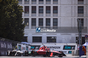 2023-07-16 - 27 DENNIS Jake (gbr), Avalanche Andretti Formula E, Spark-Porsche, Porsche 99X Electric, action 10 BIRD Sam (gbr), Jaguar TCS Racing, Spark-Jaguar, Jaguar I - Time 6, action during the 2023 Hankook Rome ePrix, 10th meeting of the 2022-23 ABB FIA Formula E World Championship, on the Circuit Cittadino dell’EUR from July 14 to 16, 2023 in Rome, Italy - AUTO - 2023 FORMULA E ROME EPRIX - FORMULA E - MOTORS