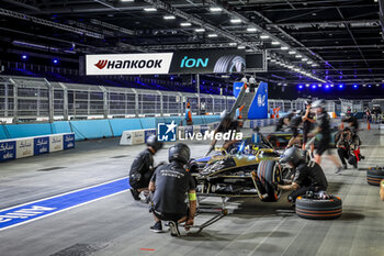 2023-07-28 - VANDOORNE Stoffel (bel), DS Penske Formula E Team, Spark-DS, DS E-Tense FE23, portrait during the 2023 Hankook London ePrix, 12th meeting of the 2022-23 ABB FIA Formula E World Championship, on the ExCeL London from July 29 to 30, 2023 in London, United Kingdom - AUTO - 2023 FORMULA E HANKOOK LONDON EPRIX - FORMULA E - MOTORS