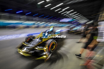 2023-07-28 - 25 VERGNE Jean-Eric (fra), DS Penske Formula E Team, Spark-DS, DS E-Tense FE23, action during the 2023 Hankook London ePrix, 12th meeting of the 2022-23 ABB FIA Formula E World Championship, on the ExCeL London from July 29 to 30, 2023 in London, United Kingdom - AUTO - 2023 FORMULA E HANKOOK LONDON EPRIX - FORMULA E - MOTORS