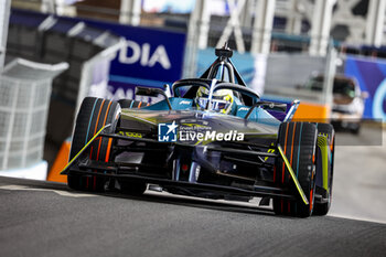 2023-07-28 - 51 MULLER Nico (swi), Team ABT - CUPRA, Spark-Mahindra, Mahindra M9-Electro, action during the 2023 Hankook London ePrix, 12th meeting of the 2022-23 ABB FIA Formula E World Championship, on the ExCeL London from July 29 to 30, 2023 in London, United Kingdom - AUTO - 2023 FORMULA E HANKOOK LONDON EPRIX - FORMULA E - MOTORS
