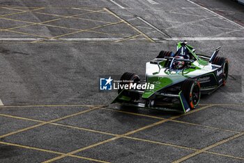 2023-07-28 - 16 BUEMI Sébastien (swi), Envision Racing, Spark-Jaguar, Jaguar I - Time 6, action during the 2023 Hankook London ePrix, 12th meeting of the 2022-23 ABB FIA Formula E World Championship, on the ExCeL London from July 29 to 30, 2023 in London, United Kingdom - AUTO - 2023 FORMULA E HANKOOK LONDON EPRIX - FORMULA E - MOTORS