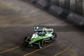 2023-07-28 - 37 CASSIDY Nick (nzl), Envision Racing, Spark-Jaguar, Jaguar I - Time 6, action during the 2023 Hankook London ePrix, 12th meeting of the 2022-23 ABB FIA Formula E World Championship, on the ExCeL London from July 29 to 30, 2023 in London, United Kingdom - AUTO - 2023 FORMULA E HANKOOK LONDON EPRIX - FORMULA E - MOTORS