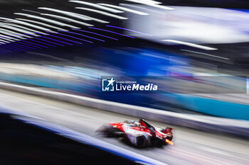 2023-07-29 - 23 FENESTRAZ Sacha (fra), Nissan Formula E Team, Spark-Nissan, Nissan e-4ORCE 04, action during the 2023 Hankook London ePrix, 12th meeting of the 2022-23 ABB FIA Formula E World Championship, on the ExCeL London from July 29 to 30, 2023 in London, United Kingdom - AUTO - 2023 FORMULA E HANKOOK LONDON EPRIX - FORMULA E - MOTORS