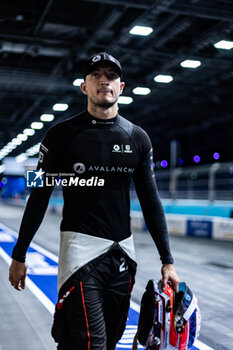 2023-07-29 - DENNIS Jake (gbr), Avalanche Andretti Formula E, Spark-Porsche, Porsche 99X Electric, portrait during the 2023 Hankook London ePrix, 12th meeting of the 2022-23 ABB FIA Formula E World Championship, on the ExCeL London from July 29 to 30, 2023 in London, United Kingdom - AUTO - 2023 FORMULA E HANKOOK LONDON EPRIX - FORMULA E - MOTORS