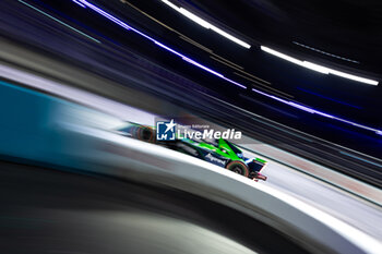 2023-07-29 - 16 BUEMI Sébastien (swi), Envision Racing, Spark-Jaguar, Jaguar I - Time 6, action during the 2023 Hankook London ePrix, 12th meeting of the 2022-23 ABB FIA Formula E World Championship, on the ExCeL London from July 29 to 30, 2023 in London, United Kingdom - AUTO - 2023 FORMULA E HANKOOK LONDON EPRIX - FORMULA E - MOTORS