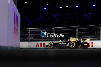 2023-07-29 - 01 VANDOORNE Stoffel (bel), DS Penske Formula E Team, Spark-DS, DS E-Tense FE23, action during the 2023 Hankook London ePrix, 12th meeting of the 2022-23 ABB FIA Formula E World Championship, on the ExCeL London from July 29 to 30, 2023 in London, United Kingdom - AUTO - 2023 FORMULA E HANKOOK LONDON EPRIX - FORMULA E - MOTORS