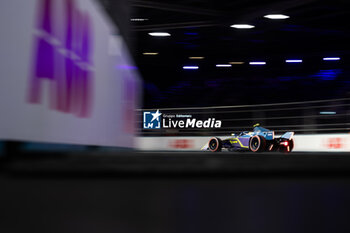 2023-07-29 - 51 MULLER Nico (swi), Team ABT - CUPRA, Spark-Mahindra, Mahindra M9-Electro, action during the 2023 Hankook London ePrix, 12th meeting of the 2022-23 ABB FIA Formula E World Championship, on the ExCeL London from July 29 to 30, 2023 in London, United Kingdom - AUTO - 2023 FORMULA E HANKOOK LONDON EPRIX - FORMULA E - MOTORS