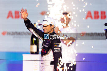 2023-07-29 - EVANS Mitch (nzl), Jaguar TCS Racing, Spark-Jaguar, Jaguar I - Time 6, portrait podium, portrait during the 2023 Hankook London ePrix, 12th meeting of the 2022-23 ABB FIA Formula E World Championship, on the ExCeL London from July 29 to 30, 2023 in London, United Kingdom - AUTO - 2023 FORMULA E HANKOOK LONDON EPRIX - FORMULA E - MOTORS