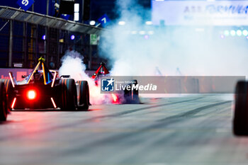 2023-07-29 - 23 FENESTRAZ Sacha (fra), Nissan Formula E Team, Spark-Nissan, Nissan e-4ORCE 04, action during the 2023 Hankook London ePrix, 12th meeting of the 2022-23 ABB FIA Formula E World Championship, on the ExCeL London from July 29 to 30, 2023 in London, United Kingdom - AUTO - 2023 FORMULA E HANKOOK LONDON EPRIX - FORMULA E - MOTORS