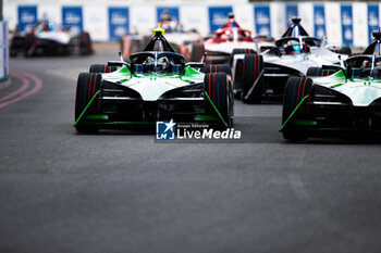 2023-07-29 - 37 CASSIDY Nick (nzl), Envision Racing, Spark-Jaguar, Jaguar I - Time 6, action during the 2023 Hankook London ePrix, 12th meeting of the 2022-23 ABB FIA Formula E World Championship, on the ExCeL London from July 29 to 30, 2023 in London, United Kingdom - AUTO - 2023 FORMULA E HANKOOK LONDON EPRIX - FORMULA E - MOTORS