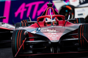 2023-07-29 - 27 DENNIS Jake (gbr), Avalanche Andretti Formula E, Spark-Porsche, Porsche 99X Electric, action during the 2023 Hankook London ePrix, 12th meeting of the 2022-23 ABB FIA Formula E World Championship, on the ExCeL London from July 29 to 30, 2023 in London, United Kingdom - AUTO - 2023 FORMULA E HANKOOK LONDON EPRIX - FORMULA E - MOTORS