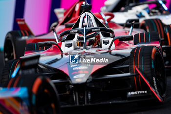 2023-07-29 - 94 WEHRLEIN Pascal (ger), TAG HAUER Porsche Formula E Team, Porsche 99X Electric, action during the 2023 Hankook London ePrix, 12th meeting of the 2022-23 ABB FIA Formula E World Championship, on the ExCeL London from July 29 to 30, 2023 in London, United Kingdom - AUTO - 2023 FORMULA E HANKOOK LONDON EPRIX - FORMULA E - MOTORS