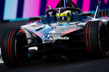 2023-07-29 - 03 SETTE Camara (bra), NIO 333 Formula E Team, Spark-NIO, NIO 333 ER9, action during the 2023 Hankook London ePrix, 12th meeting of the 2022-23 ABB FIA Formula E World Championship, on the ExCeL London from July 29 to 30, 2023 in London, United Kingdom - AUTO - 2023 FORMULA E HANKOOK LONDON EPRIX - FORMULA E - MOTORS