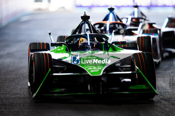 2023-07-29 - 16 BUEMI Sébastien (swi), Envision Racing, Spark-Jaguar, Jaguar I - Time 6, action during the 2023 Hankook London ePrix, 12th meeting of the 2022-23 ABB FIA Formula E World Championship, on the ExCeL London from July 29 to 30, 2023 in London, United Kingdom - AUTO - 2023 FORMULA E HANKOOK LONDON EPRIX - FORMULA E - MOTORS