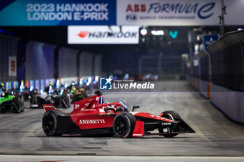 2023-07-29 - 27 DENNIS Jake (gbr), Avalanche Andretti Formula E, Spark-Porsche, Porsche 99X Electric, action during the 2023 Hankook London ePrix, 12th meeting of the 2022-23 ABB FIA Formula E World Championship, on the ExCeL London from July 29 to 30, 2023 in London, United Kingdom - AUTO - 2023 FORMULA E HANKOOK LONDON EPRIX - FORMULA E - MOTORS