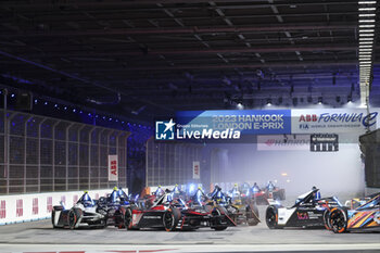 2023-07-29 - 94 WEHRLEIN Pascal (ger), TAG HAUER Porsche Formula E Team, Porsche 99X Electric, action during the 2023 Hankook London ePrix, 12th meeting of the 2022-23 ABB FIA Formula E World Championship, on the ExCeL London from July 29 to 30, 2023 in London, United Kingdom - AUTO - 2023 FORMULA E HANKOOK LONDON EPRIX - FORMULA E - MOTORS