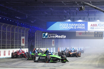 2023-07-29 - 37 CASSIDY Nick (nzl), Envision Racing, Spark-Jaguar, Jaguar I - Time 6, action during the 2023 Hankook London ePrix, 12th meeting of the 2022-23 ABB FIA Formula E World Championship, on the ExCeL London from July 29 to 30, 2023 in London, United Kingdom - AUTO - 2023 FORMULA E HANKOOK LONDON EPRIX - FORMULA E - MOTORS