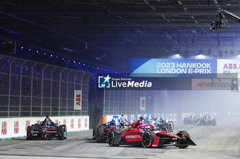 2023-07-29 - 27 DENNIS Jake (gbr), Avalanche Andretti Formula E, Spark-Porsche, Porsche 99X Electric, action during the 2023 Hankook London ePrix, 12th meeting of the 2022-23 ABB FIA Formula E World Championship, on the ExCeL London from July 29 to 30, 2023 in London, United Kingdom - AUTO - 2023 FORMULA E HANKOOK LONDON EPRIX - FORMULA E - MOTORS