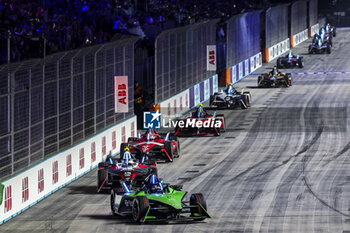 2023-07-29 - 16 BUEMI Sébastien (swi), Envision Racing, Spark-Jaguar, Jaguar I - Time 6, action during the 2023 Hankook London ePrix, 12th meeting of the 2022-23 ABB FIA Formula E World Championship, on the ExCeL London from July 29 to 30, 2023 in London, United Kingdom - AUTO - 2023 FORMULA E HANKOOK LONDON EPRIX - FORMULA E - MOTORS