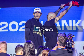 2023-07-29 - Formula E World Champion DENNIS Jake (gbr), Avalanche Andretti Formula E, Spark-Porsche, Porsche 99X Electric, portrait podium during the 2023 Hankook London ePrix, 12th meeting of the 2022-23 ABB FIA Formula E World Championship, on the ExCeL London from July 29 to 30, 2023 in London, United Kingdom - AUTO - 2023 FORMULA E HANKOOK LONDON EPRIX - FORMULA E - MOTORS