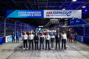 2023-07-29 - DODDS Jeff, Chief Executive Officer - Formula E, portrait Manfred Sandbichler, Hankook Director Motorsport, AGAG Alejandro (spa) CEO of Formula E Holding, portrait JengHo Park Vice President & CMO Hankook Sanghoon Lee Hankook President & COO LONGO Alberto, Formula E Chief Championship Officer & Co Founder, portrait on the starting grid, grille de depart, during the 2023 Hankook London ePrix, 12th meeting of the 2022-23 ABB FIA Formula E World Championship, on the ExCeL London from July 29 to 30, 2023 in London, United Kingdom - AUTO - 2023 FORMULA E HANKOOK LONDON EPRIX - FORMULA E - MOTORS