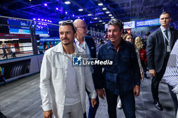 2023-07-29 - Orlando Bloom, actor, portrait on the starting grid, grille de depart, during the 2023 Hankook London ePrix, 12th meeting of the 2022-23 ABB FIA Formula E World Championship, on the ExCeL London from July 29 to 30, 2023 in London, United Kingdom - AUTO - 2023 FORMULA E HANKOOK LONDON EPRIX - FORMULA E - MOTORS