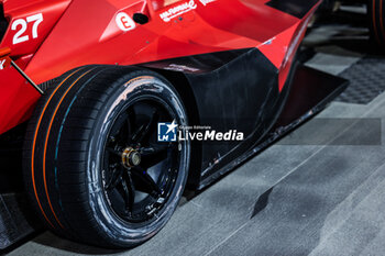 2023-07-29 - Damaged tyre of 27 DENNIS Jake (gbr), Avalanche Andretti Formula E, Spark-Porsche, Porsche 99X Electric, action during the 2023 Hankook London ePrix, 12th meeting of the 2022-23 ABB FIA Formula E World Championship, on the ExCeL London from July 29 to 30, 2023 in London, United Kingdom - AUTO - 2023 FORMULA E HANKOOK LONDON EPRIX - FORMULA E - MOTORS