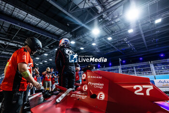 2023-07-29 - 27 DENNIS Jake (gbr), Avalanche Andretti Formula E, Spark-Porsche, Porsche 99X Electric, action during the 2023 Hankook London ePrix, 12th meeting of the 2022-23 ABB FIA Formula E World Championship, on the ExCeL London from July 29 to 30, 2023 in London, United Kingdom - AUTO - 2023 FORMULA E HANKOOK LONDON EPRIX - FORMULA E - MOTORS